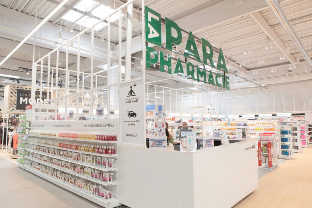 Projet retail Carrfour Nest espace pharmacie par décofab groupe