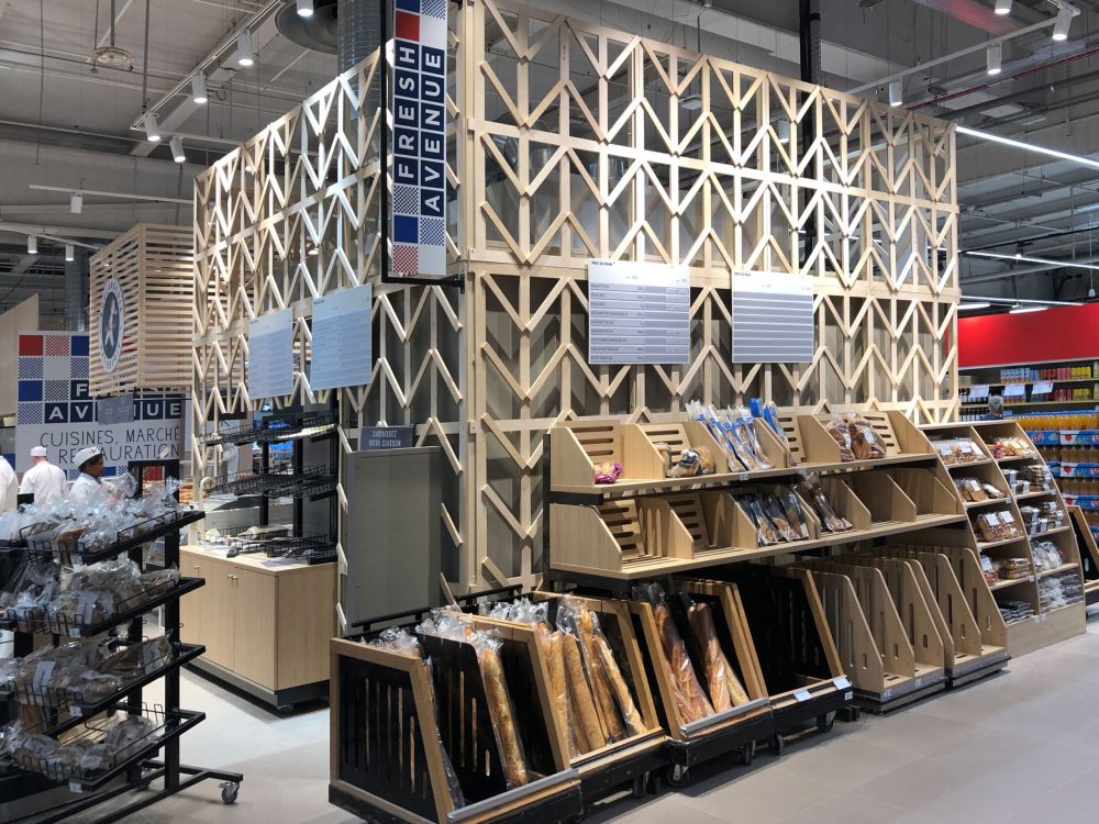 Projet retail Carrefour Next présentoir boulangerie par décofab groupe